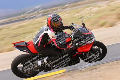 media/Sep-10-2022-SoCal Trackdays (Sat) [[a5bf35bb4a]]/Turn 9 Inside (1215pm)/